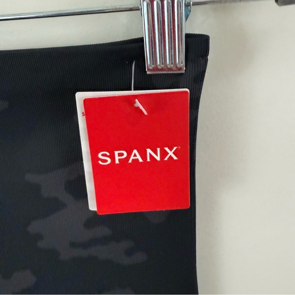 Spanx Black and Gray Camouflage Ecocare Seamless Leggings Size 1X NWT - Picture 6 of 12